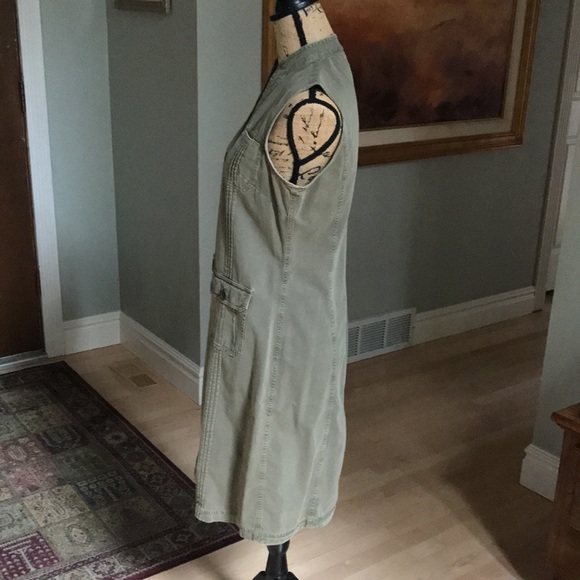 The Territory Ahead Classic Sleeveless, 4 Pocket, Army Green Dress in Size 6P - Picture 4 of 7